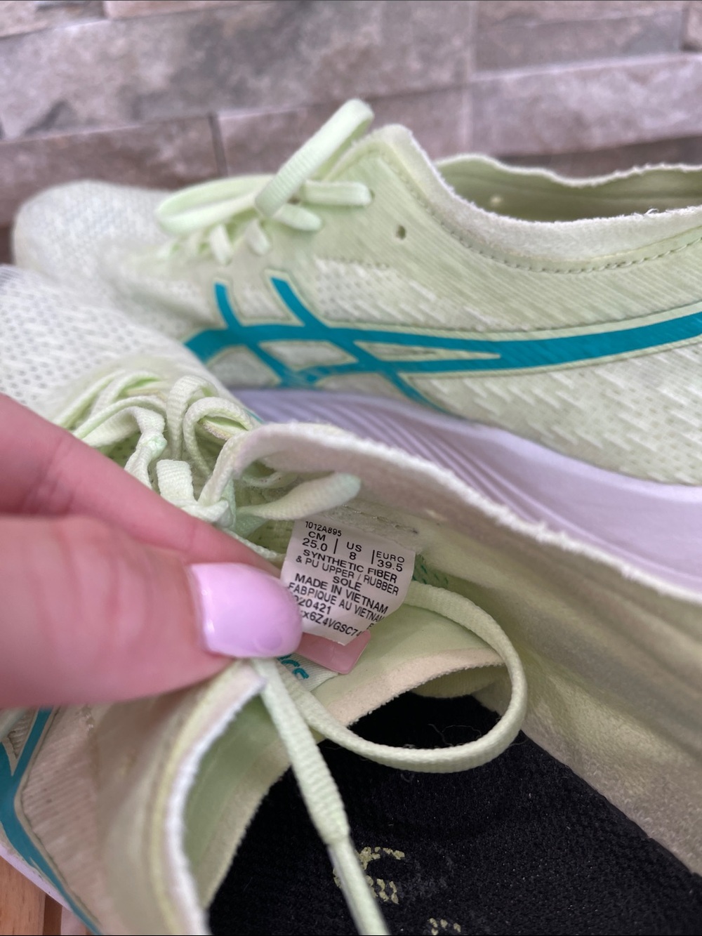 🇨🇦 ASICS Women's Magic Speed Sneaker - Picture 9 of 10